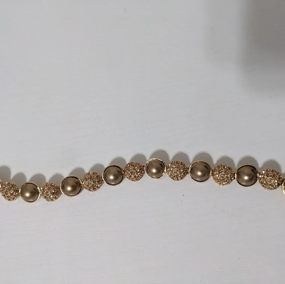 Vintage Monet Gold-tone Cabachon Rhinestone Bracelet & Pierced Earrings Set - Picture 4 of 6